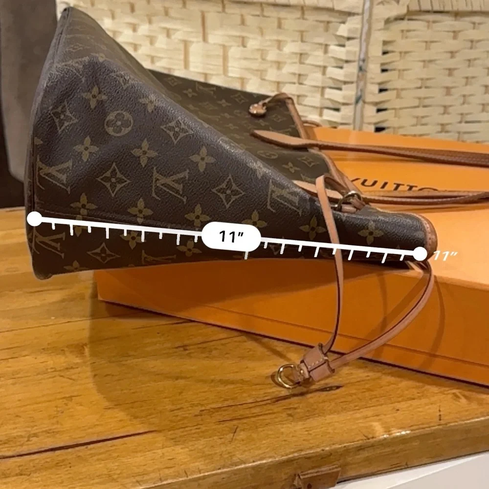 Louis Vuitton Neverfull MM Monogram - Picture 8 of 17